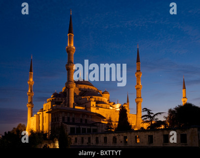 Die blaue Moschee (Sultan Ahmet Camii) mit Kuppeln und Minarette, Sultanahmet, zentral-Istanbul, Türkei Stockfoto