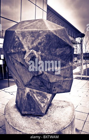 Joseph Hilliers Skulptur Generation eine Gruppe von drei Menschenkopf Skulpturen Stella Haus Newburn Stockfoto