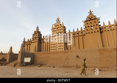 Die große Moschee von Djenné in Mali, in den frühen Morgenstunden. Stockfoto