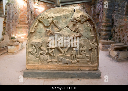 Stein gemeißelt. Mein Sohn (Cluster von verlassenen und teilweise zerstörten Hindu-Tempel). Vietnam, Asien. Stockfoto