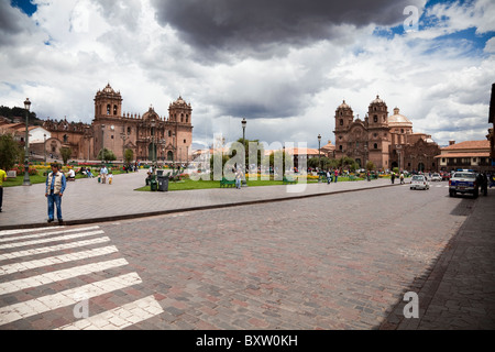 Catedral La Compaňia de Jesus und Iglesia De La Compañía de Jesus, Plaza de Armas, Cusco, Peru, Südamerika Stockfoto