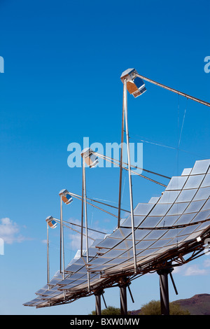 Australien, Northern Territory, Hermannsburg, Solar Power Kraftwerk im Outback Stockfoto