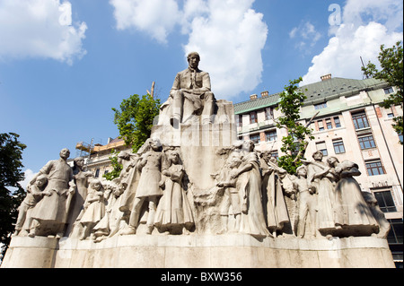 Statue des Dichters Mihaly Vörösmarty rezitieren seiner Ode an das Vaterland in Vörösmarty ter, Budapest, Ungarn Stockfoto