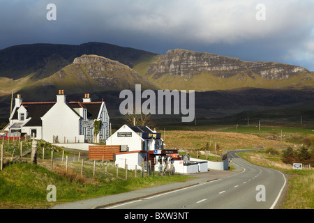 MacKenzie Stores Dorfladen, in der Nähe von Flodigarry, und Quiraing, Trotternish Ridge, Isle Of Skye, Schottland, Vereinigtes Königreich Stockfoto