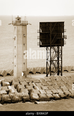 Wellenbrecher Leuchtturm, Hafen von Zeebrügge, West Flandern, Belgien, Osteuropa Stockfoto