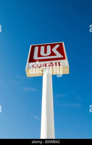 Lukoil Luk Oil Tankstelle Stationen Kraftstoff Petrochemieunternehmen russisch-sowjetischen Russland Stockfoto