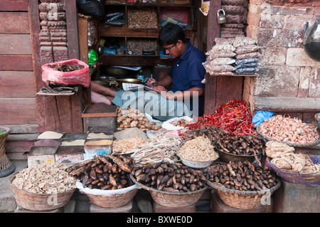 Markt-Verkäufer in Kathmandu, Nepal Stockfoto