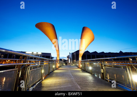 Peros-Brücke in der Dämmerung im Zentrum von Bristol, Avon, UK, Europa Stockfoto