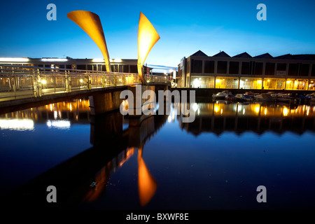 Peros-Brücke in der Dämmerung im Zentrum von Bristol, Avon, UK, Europa Stockfoto