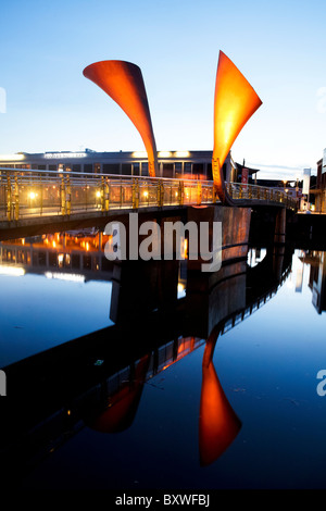 Peros-Brücke in der Dämmerung im Zentrum von Bristol, Avon, UK, Europa Stockfoto