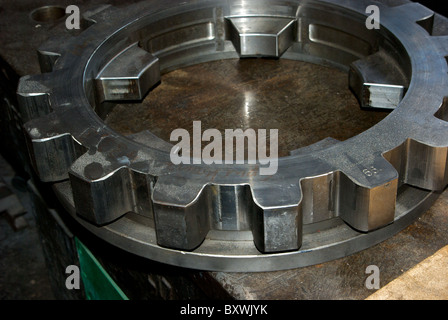 Horizontale Stahl Zahnrad Ritzel Getriebe Bremsen dem Pilatus Bahn Zug besondere Mitte Rack Track Schiene Linie 48 % Steigung Stockfoto