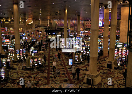 Blick hinunter auf das Casino im New York New York Hotel in Las Vegas Stockfoto