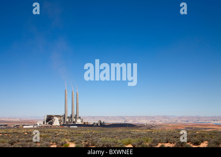USA, Arizona, Seite, Kohle verbrennen Navajo Generating Station am Sommermorgen Stockfoto