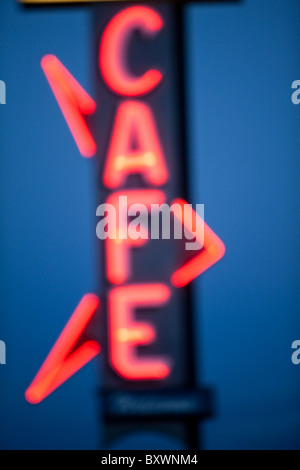 Neon-Cafe, Arco, Idaho, USA unterzeichnen in der Abenddämmerung Stockfoto