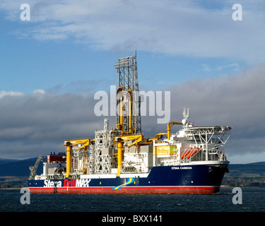 Das Bohrschiff Stena Carron verlassen den Cromarty Firth, auf dem Weg nach deepwater Ölquellen in den Gewässern in der Nähe von Grönland zu bohren. Stockfoto