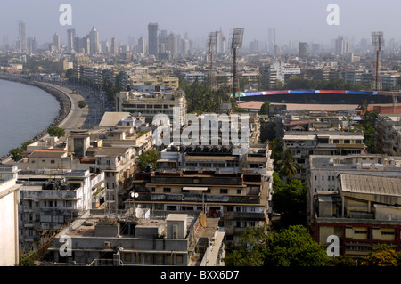 Skyline von Mumbai und "Marine Drive" bekannt als die "Königin der Halskette" Indien Stockfoto