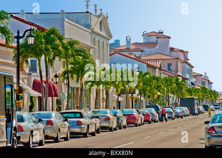Eleganten Geschäften entlang Worth Avenue in Palm Beach, Florida, USA Stockfoto