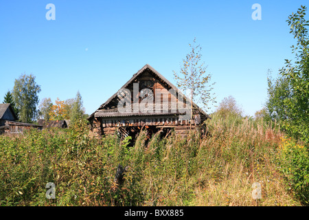 altes Haus im Kräutergarten Stockfoto