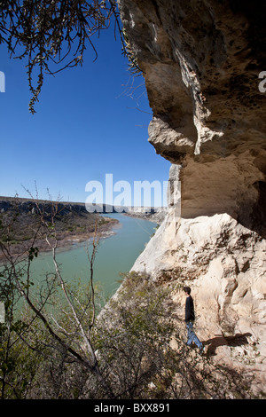 Blick über Rio Grande River, der Grenze zwischen den Vereinigten Staaten und Mexiko, von Klippe auf Texas-Seite in den Bundesstaat Coahuila Stockfoto