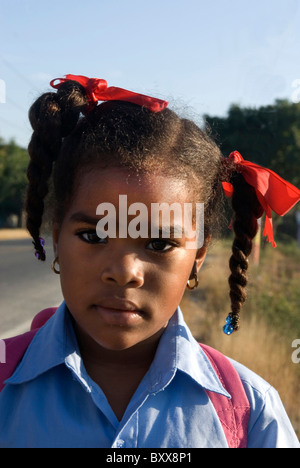 Schulmädchen in der Nähe von Lago Enriquillo, Dominikanische Republik Stockfoto