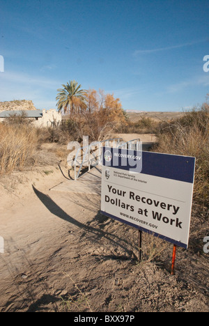 Zeichen beschreibt Umfang der Bundesrepublik Reiz Geld verwendet auf Reparatur Brückenprojekt im Big Bend National Park in weit West-Texas, USA Stockfoto