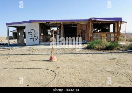 Verlassenen Haus am Ufer des Salton Sea, Salton Sea Beach, Southern California USA Stockfoto