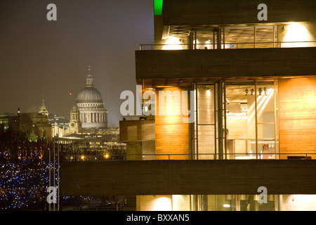 St. Pauls Cathedral, London, in der Nacht, aus der Southbank Stockfoto