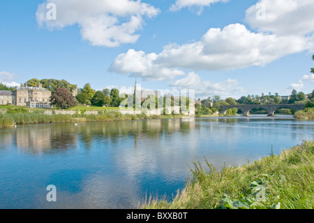 Fluss-Tweed in Kelso Scottish grenzt an Schottland Stockfoto