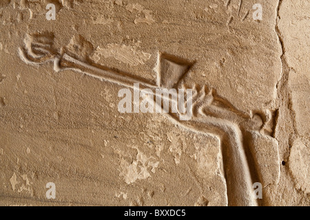 Entlastung der Hand, die Weihrauch-Brenner in Medinet Habu, Leichenhalle Tempel von Ramses III, Westufer des Nil, Luxor, Ägypten Stockfoto