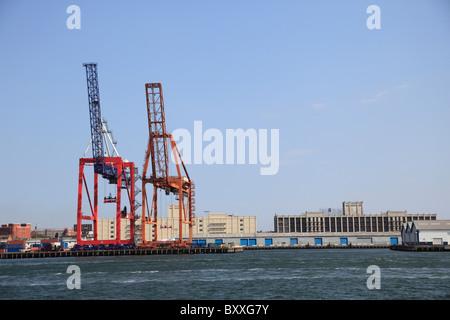 Buttermilch-Kanal, Brooklyn Waterfront, Containerhafen, New York City Stockfoto