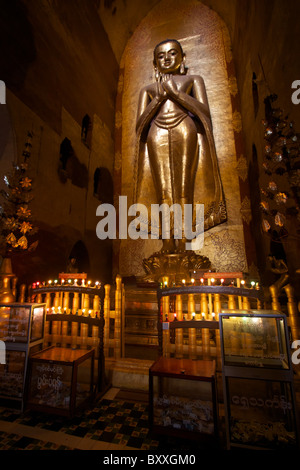 Buddha-Statue im Ananda-Tempel in Bagan Stockfoto