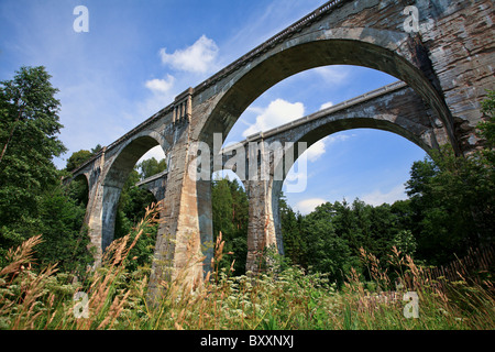 Eine alte Eisenbahnviadukt, Stanczyki, Polen Stockfoto