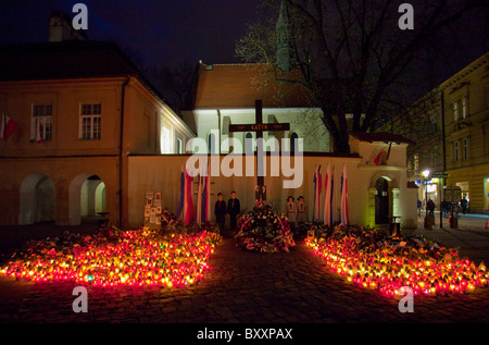 'Katyn Cross' Front der Kirche St. Giles, Grodzka-Straße in Krakau, Polen Stockfoto