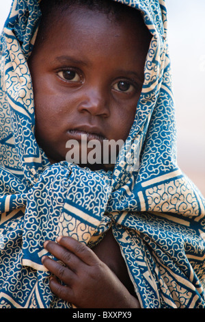 Fulani-Mädchen in der Stadt Djibo im nördlichen Burkina Faso. Stockfoto