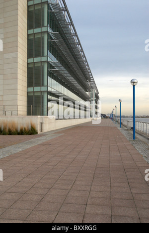 "Building 1000" The Royals Business Park entworfen von "Aukett Europe" East London UK Stockfoto