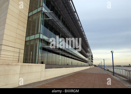 "Building 1000" The Royals Business Park entworfen von "Aukett Europe" East London UK Stockfoto