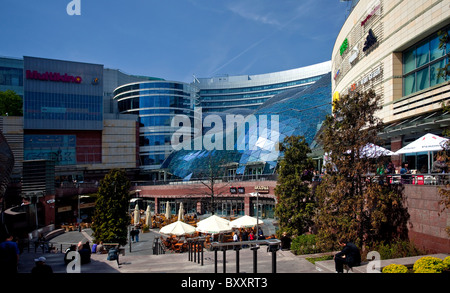 "Gold Terrasse" ("Zlote Tarasy") in Warschau, Polen Stockfoto