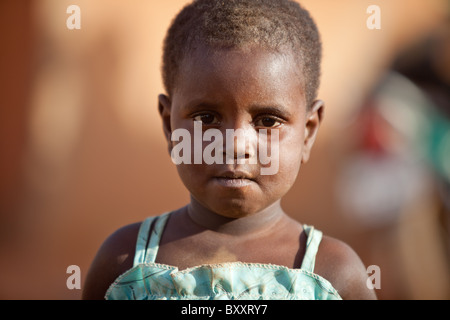 Fulani-Mädchen in Djibo, nördlichen Burkina Faso. Stockfoto