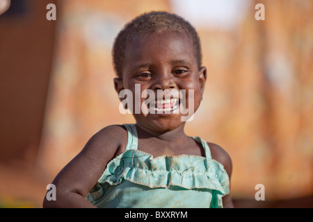 Fulani-Mädchen in Djibo, nördlichen Burkina Faso. Stockfoto