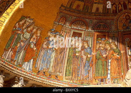 Übersetzung des Körpers von St Mark Mosaik - Basilika - Venedig Stockfoto