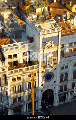 Arial Ansicht des Glockenturm - Markusplatz - Venedig Italien. Stockfoto