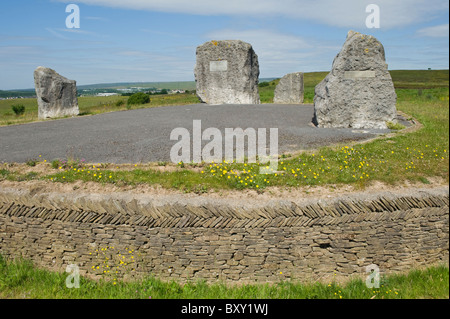 Aneurin Bevan Gedenksteine auf Hügel zwischen Ebbw Vale und Tredegar South Wales UK Stockfoto