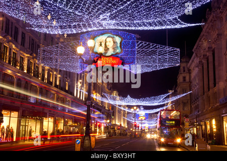 Die Weihnachtsdekoration in der Regent Street, London. Stockfoto