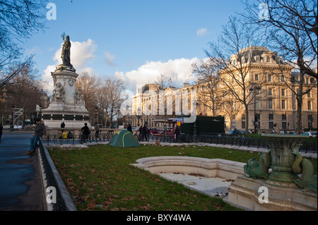 Paris, Frankreich, Weitwinkelansicht, Straßenszenen, Stadtpark, Place de la Republique (vor Renovierungsarbeiten) Stockfoto