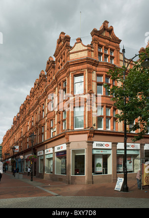 Reading, Berkshire. Queen Victoria Street, ca. 1900, kontinuierliche Reihe von rotem Backstein flämischen Barock Fassaden mit Giebeln Stockfoto