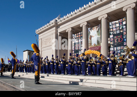 St. Augustine High School marching Band anlässlich des 100. Jahrestages des New Orleans Museum of Art. Stockfoto