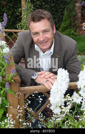 Die 2010 RHS Tatton nahmen die Award Gewinner Gartengestalter und TV-Moderatorin Chris Beardshaw. Stockfoto