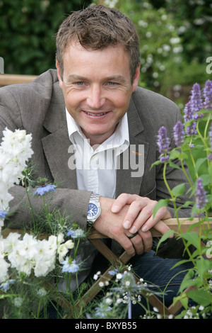 Die 2010 RHS Tatton nahmen die Award Gewinner Gartengestalter und TV-Moderatorin Chris Beardshaw. Stockfoto