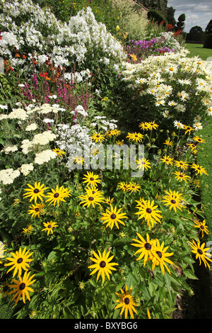 Arley Hall & Gärten, England. Bunte Sommer Ansicht der Küchengarten Arley Hall. Stockfoto