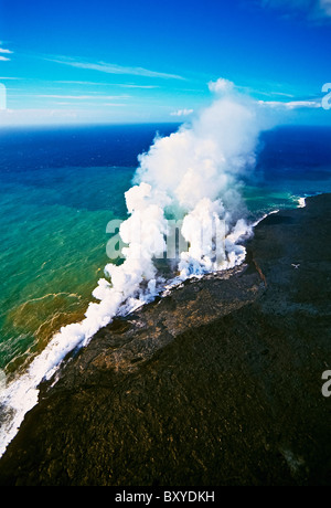 Geschmolzener Lava tritt kalten Ozean, Kilauea-Vulkan, Big Island, Hawaii, USA Stockfoto